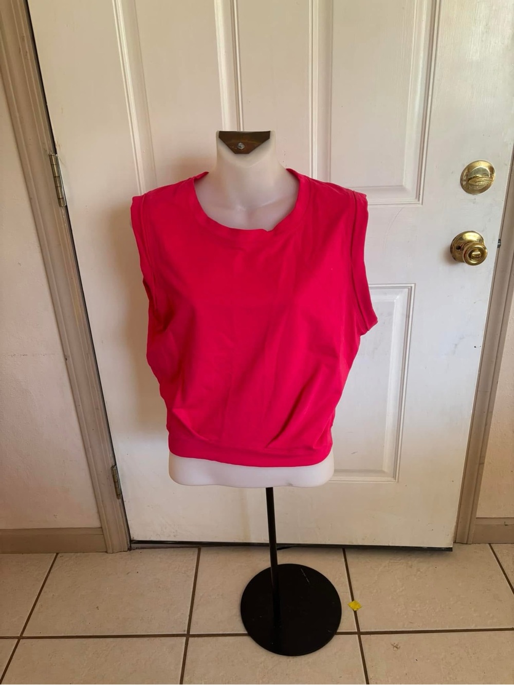 Large Arrive Guide Solid Hot Pink sleeveless rolled Athletic Yoga Crop Top